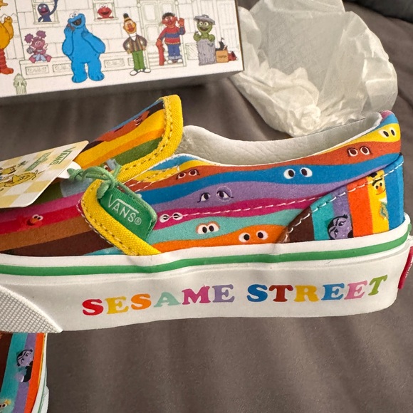 BNWT Kids Sesame Street Vans - Picture 6 of 12